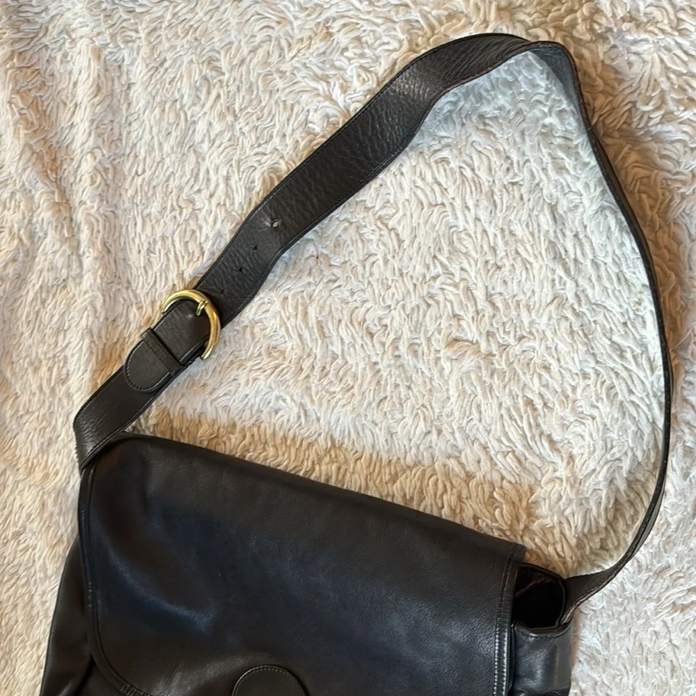 Vintage coach 1997  Coach 4165   Greenwich schoolBag Black Leather Flap Large